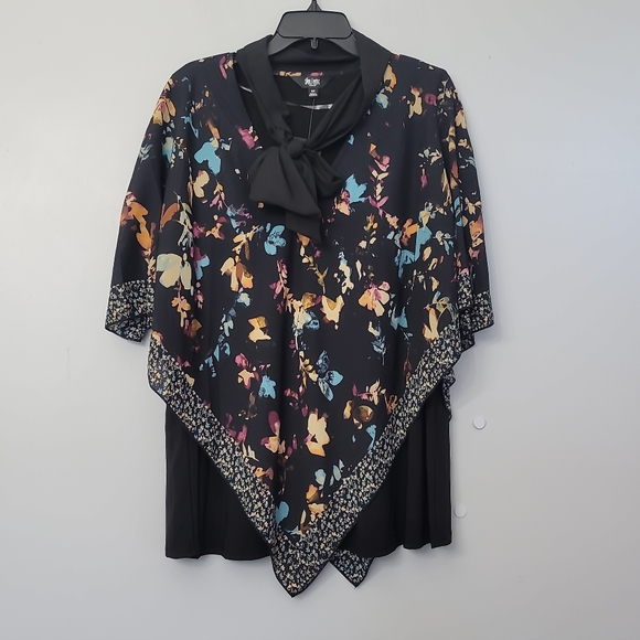 Slim Factor By Investments Floral Print Short Sleeve V-Neck Tie Layer Poncho Top - Picture 2 of 11